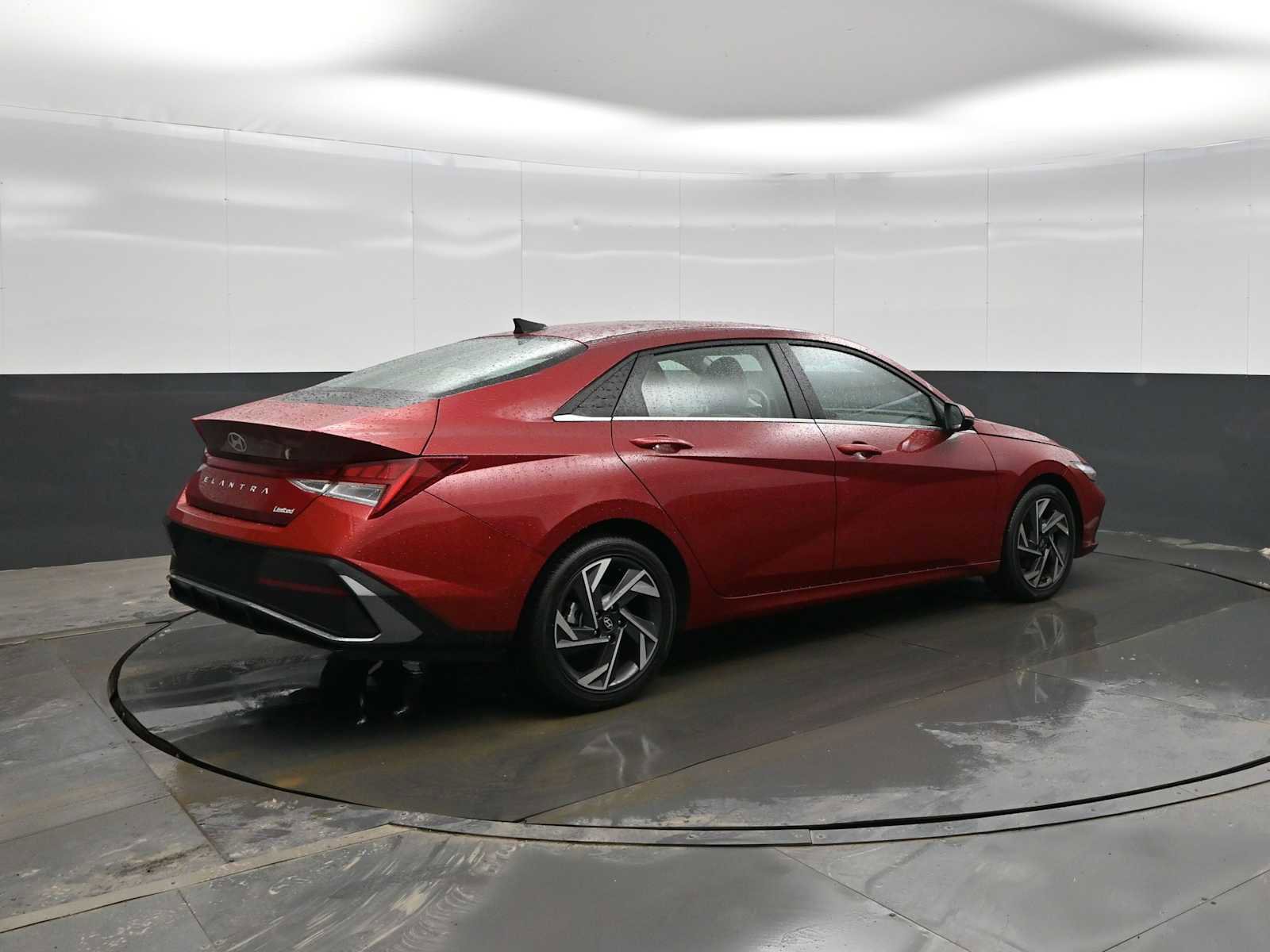 Certified 2025 Hyundai Elantra Limited image 8