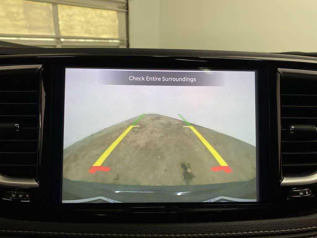 Used 2023 Chrysler Pacifica Limited FWD image 26