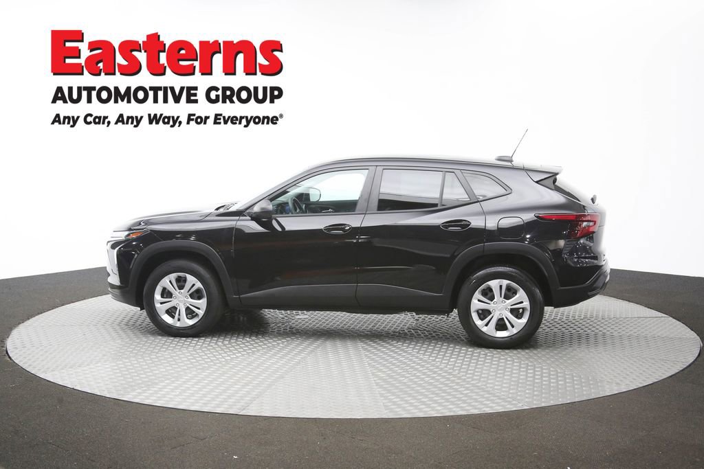 Used 2024 Chevrolet Trax LS FWD image 59