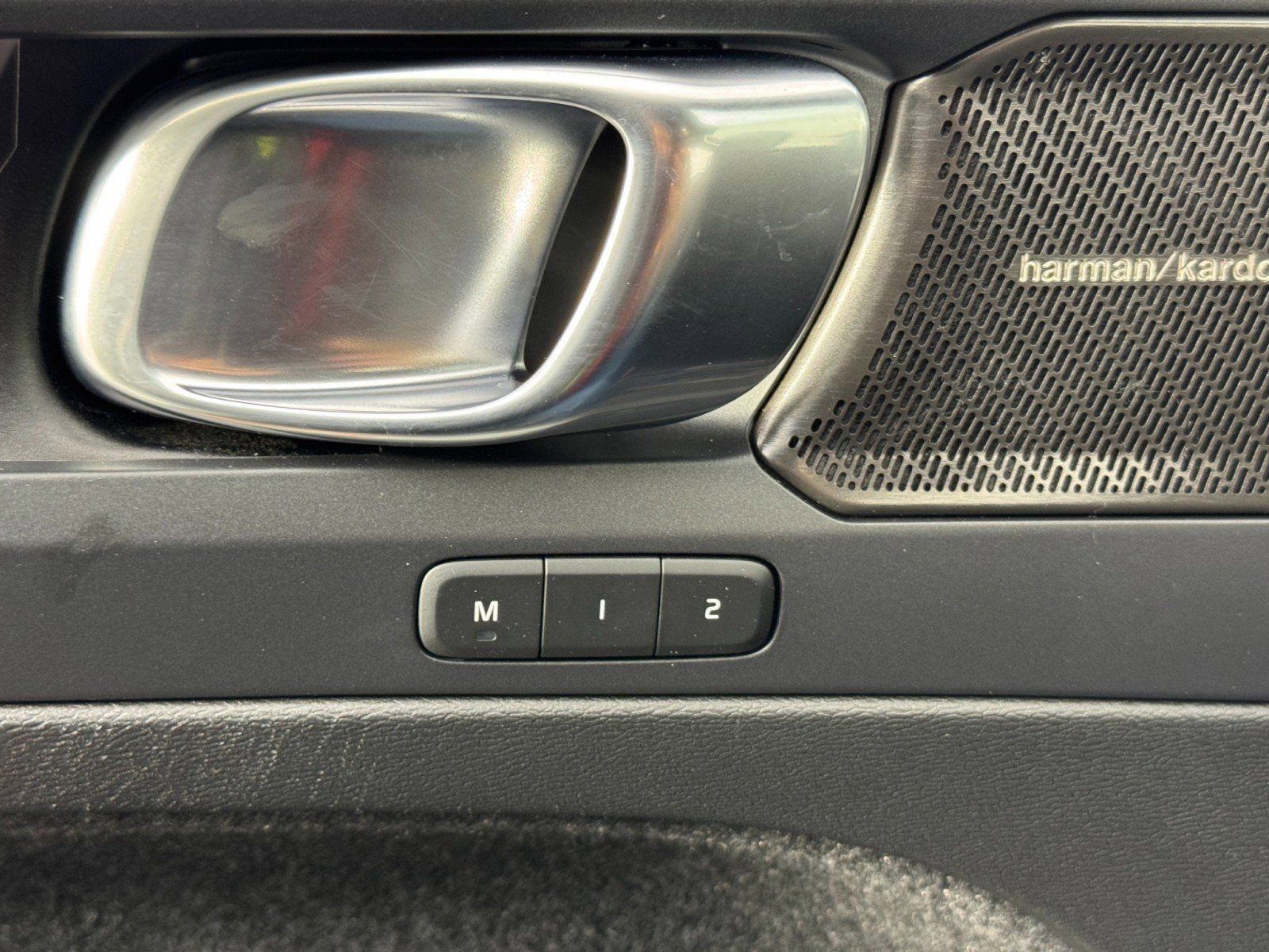 Used 2023 Volvo C40 P8 Recharge Ultimate image 17