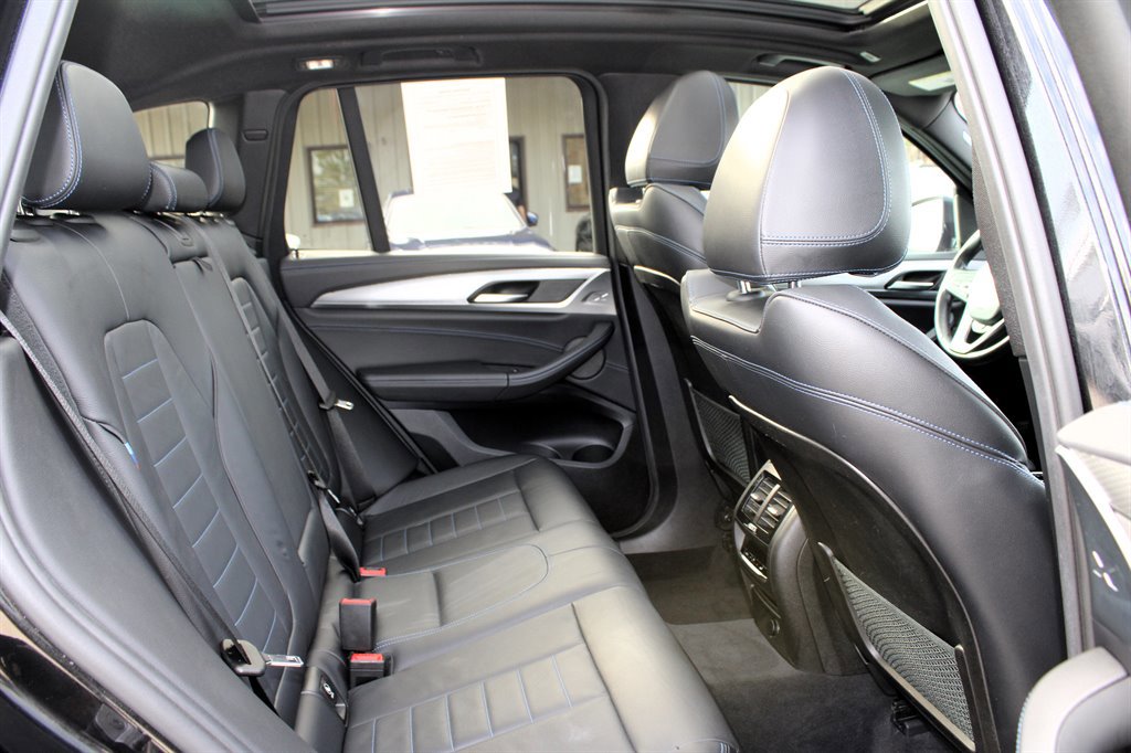 Used 2018 BMW X3 M40i image 17