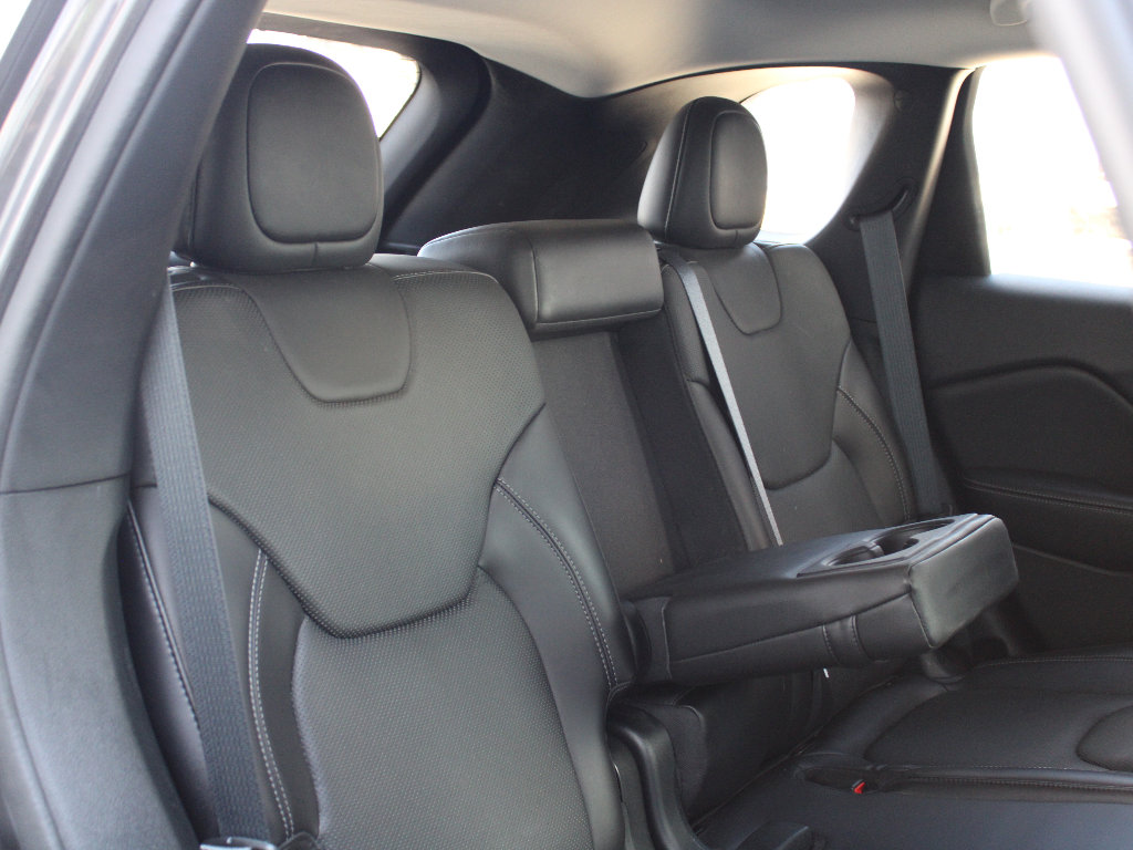 Used 2019 Jeep Cherokee Limited w/ Luxury Group image 32