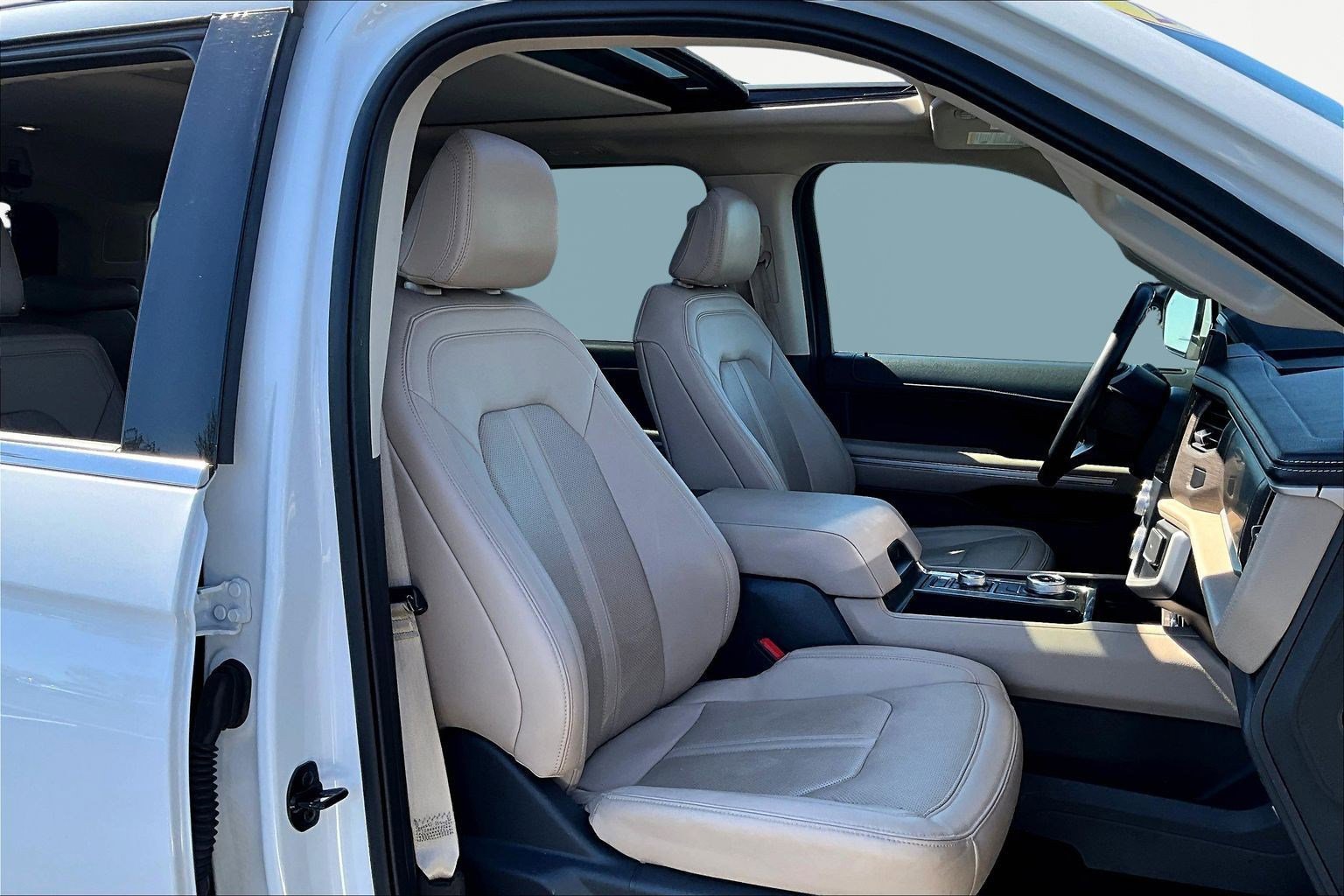 Used 2023 Ford Expedition Limited image 30