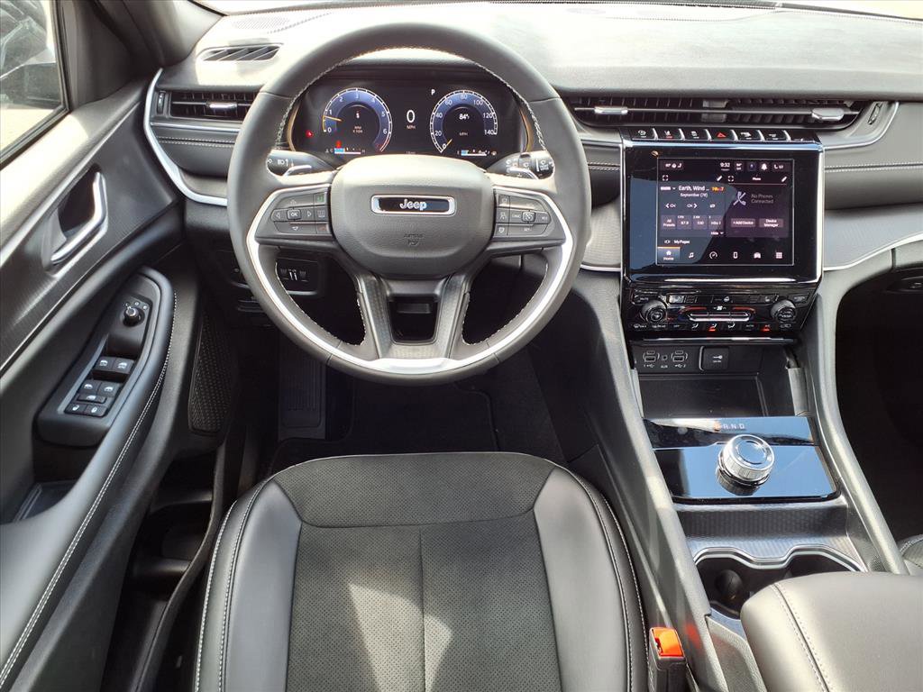 New 2025 Jeep Grand Cherokee L Altitude image 3