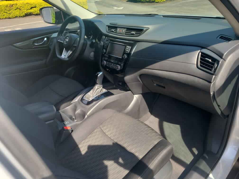 Used 2018 Nissan Rogue SV AWD/4WD image 23