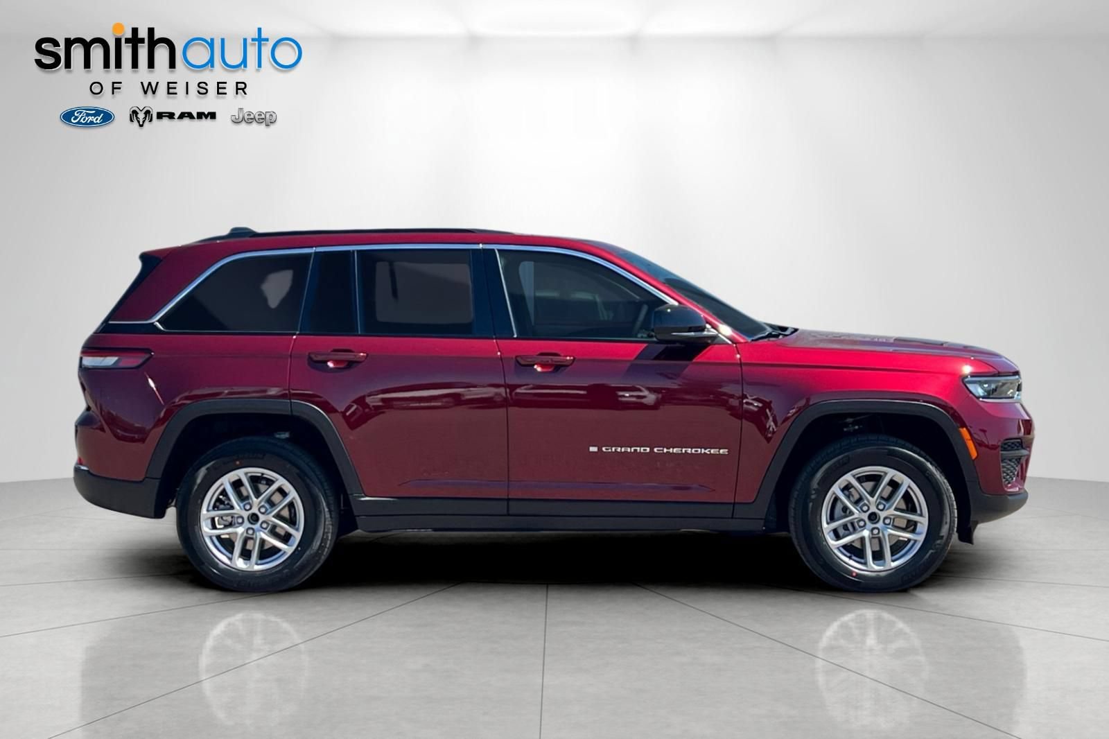 New 2026 Jeep Grand Cherokee Laredo X AWD/4WD image 4