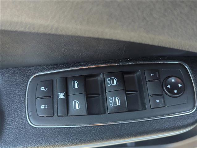 Used 2020 Chrysler 300 S image 8