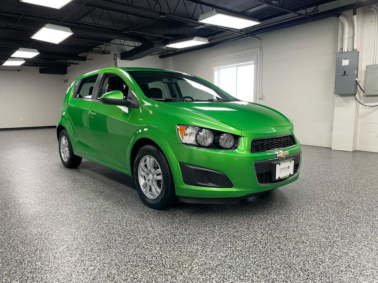 Used 2015 Chevrolet Sonic LT image 2