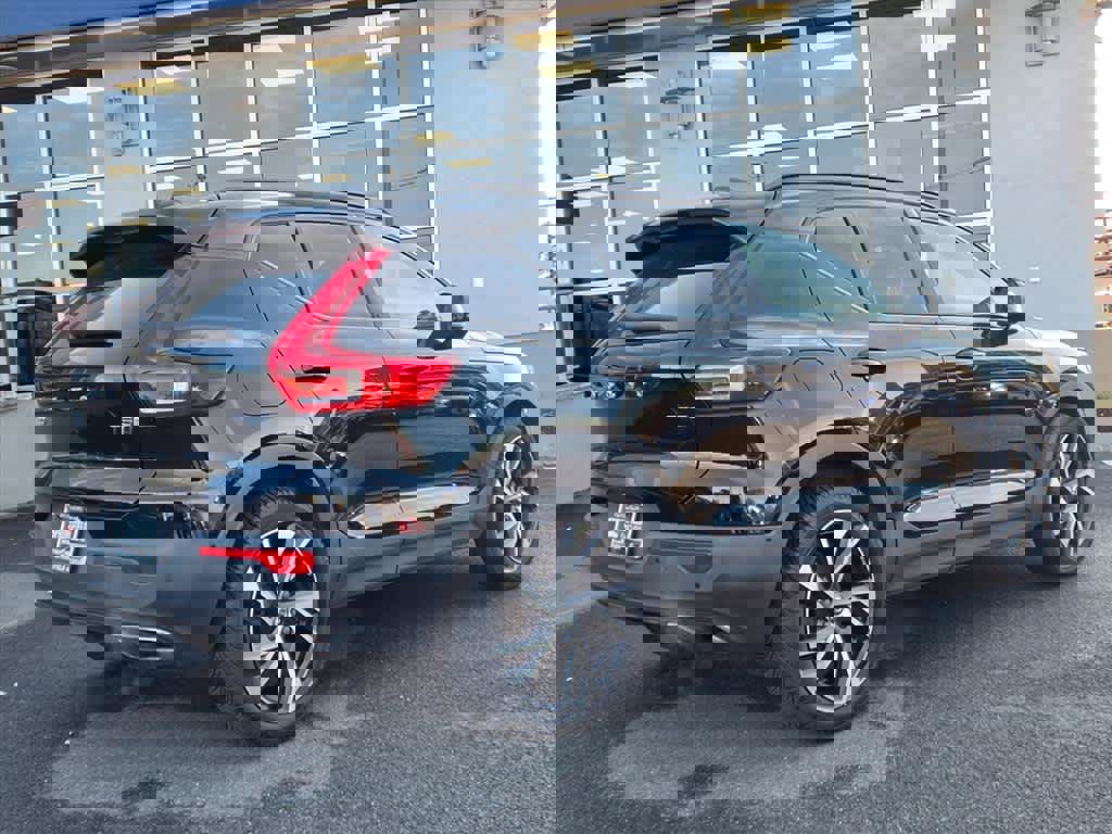 Used 2019 Volvo XC40 T5 R-Design image 6