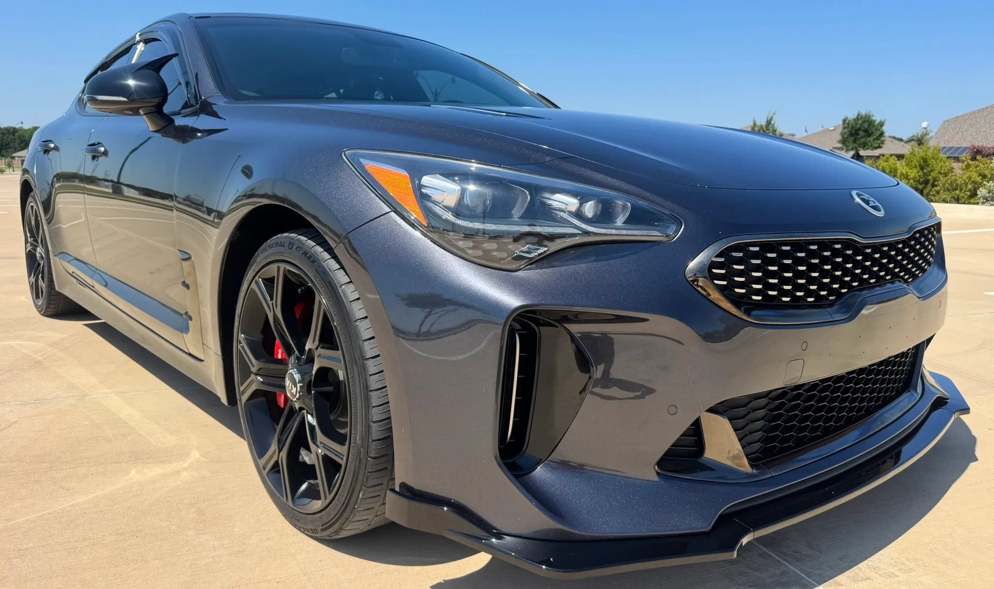 Used 2018 Kia Stinger GT1 AWD/4WD image 12