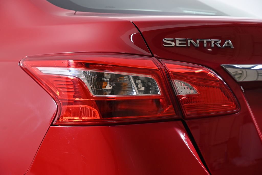 Used 2018 Nissan Sentra SV FWD image 8
