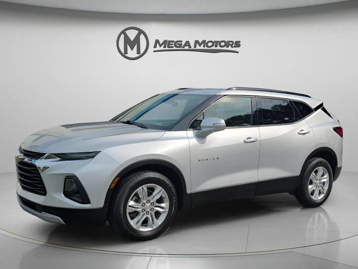 Used 2021 Chevrolet Blazer LT AWD/4WD image 2