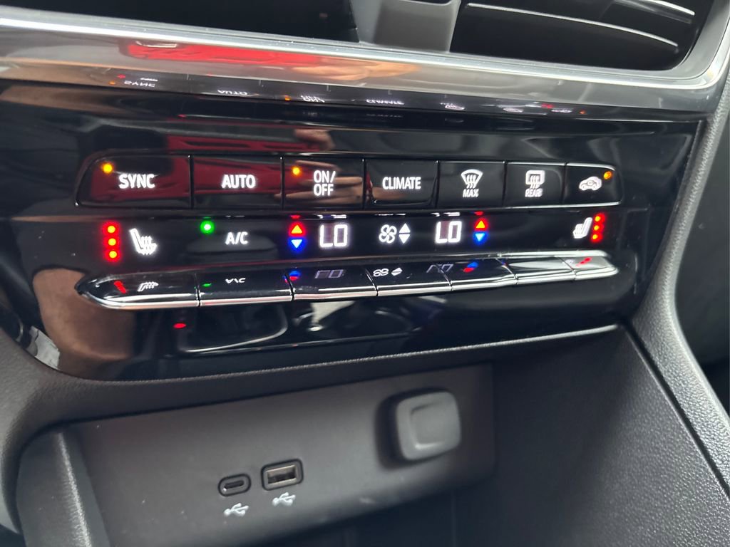 Certified 2024 Buick Encore GX Avenir image 29