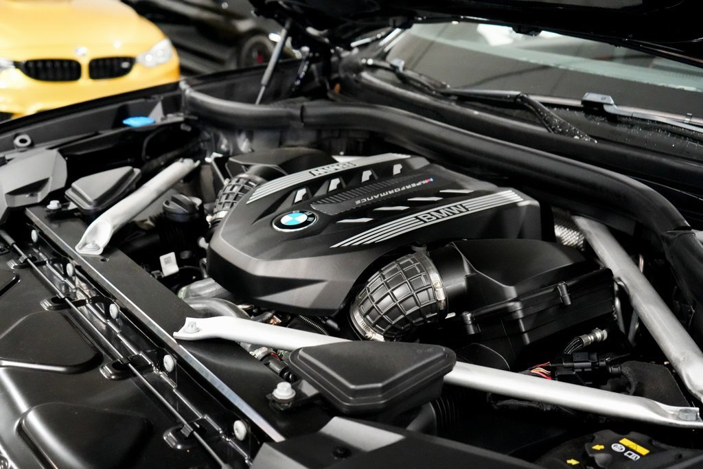 Used 2022 BMW X7 M50i w/ Dynamic Handling Package image 35