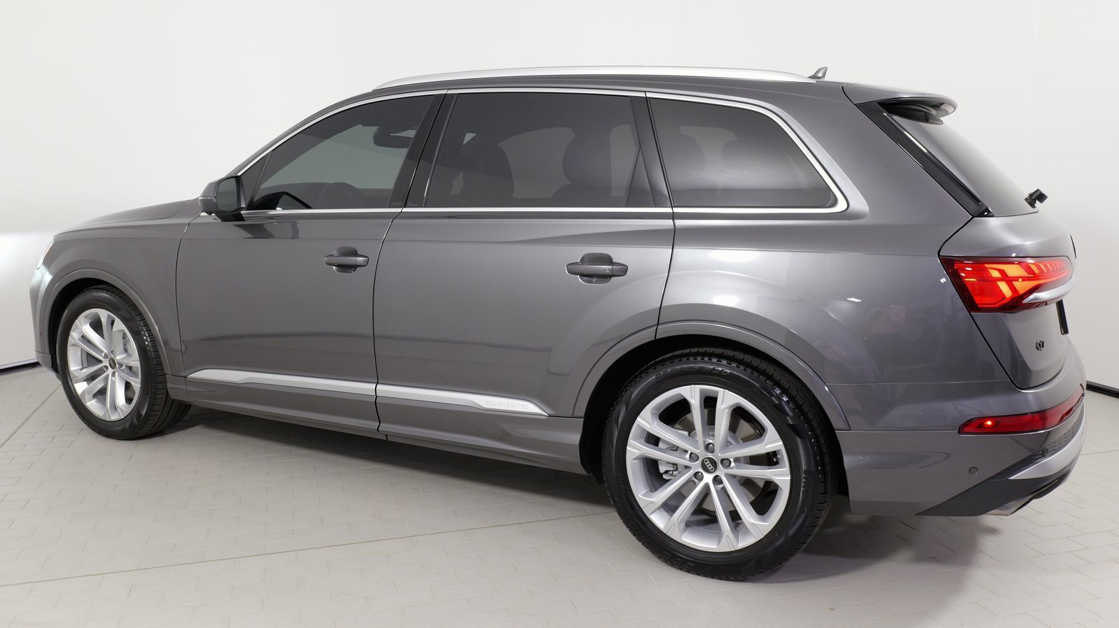 Used 2025 Audi Q7 3.0T Prestige w/ Prestige Package image 15