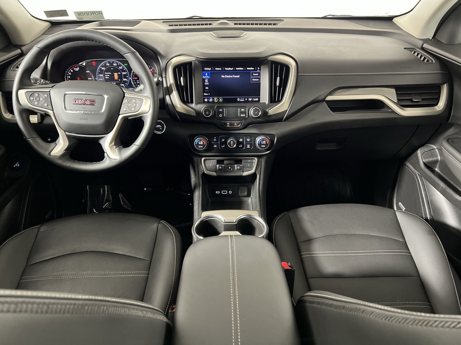 Used 2023 GMC Terrain Denali w/ Denali Premium Package AWD/4WD image 23