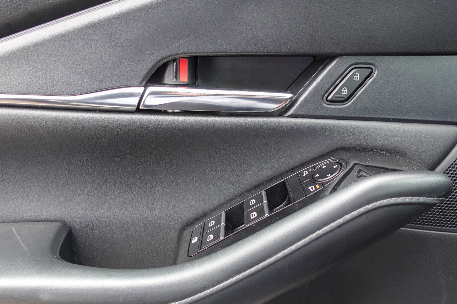 Certified 2025 MAZDA CX-30 AWD 2.5 S w/ Preferred Package image 11