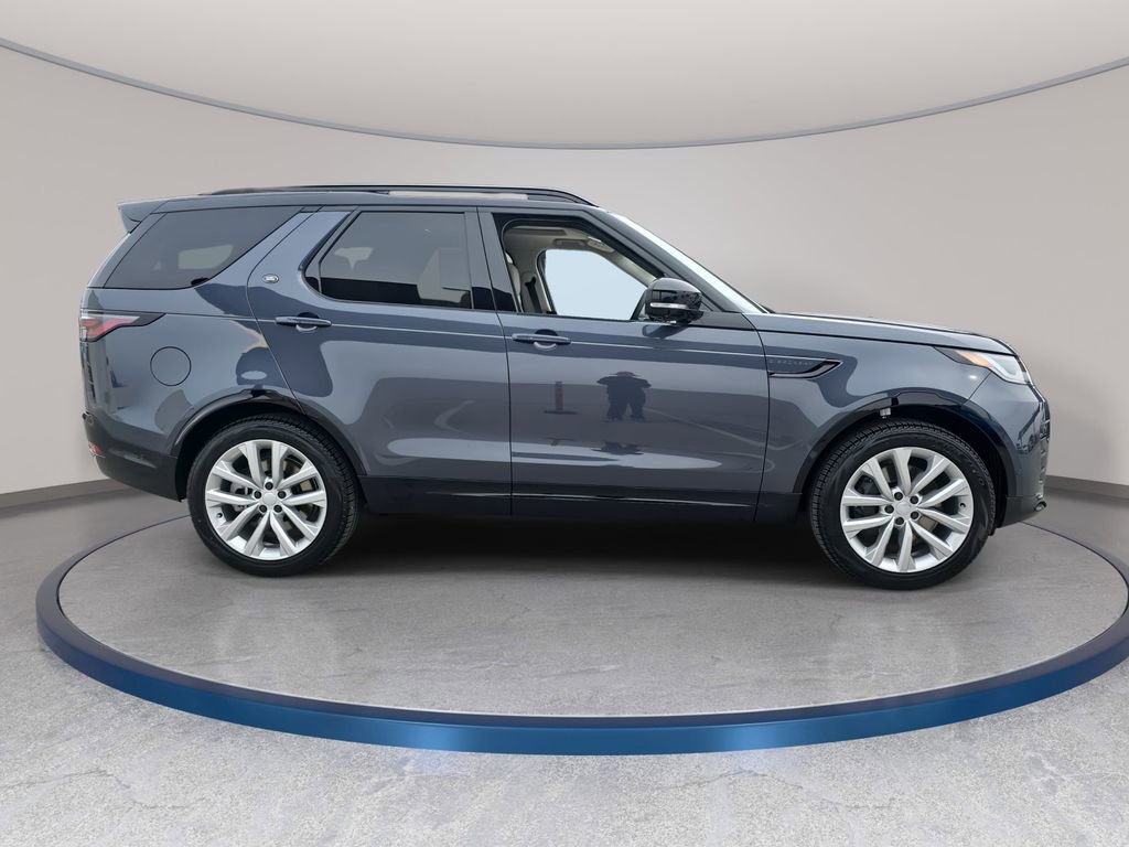 New 2026 Land Rover Discovery Limited Edition AWD/4WD image 4