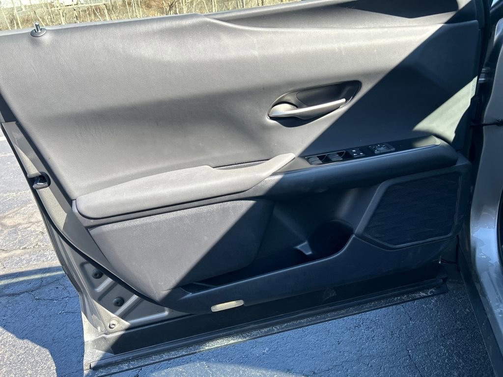 Used 2022 Lexus UX 250h 250h Base w/ Premium Package image 19