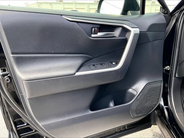 Used 2023 Toyota RAV4 SE w/ Convenience Package AWD/4WD image 9