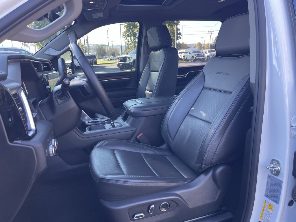 Used 2025 GMC Sierra 3500 Denali w/ Denali Reserve Package AWD/4WD image 20