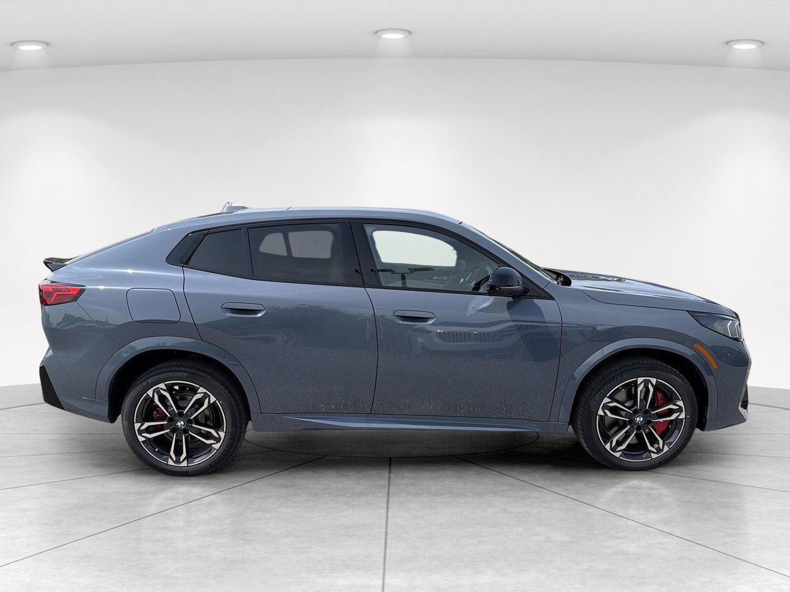 New 2026 BMW X2 xDrive28i w/ Technology Package AWD/4WD image 3