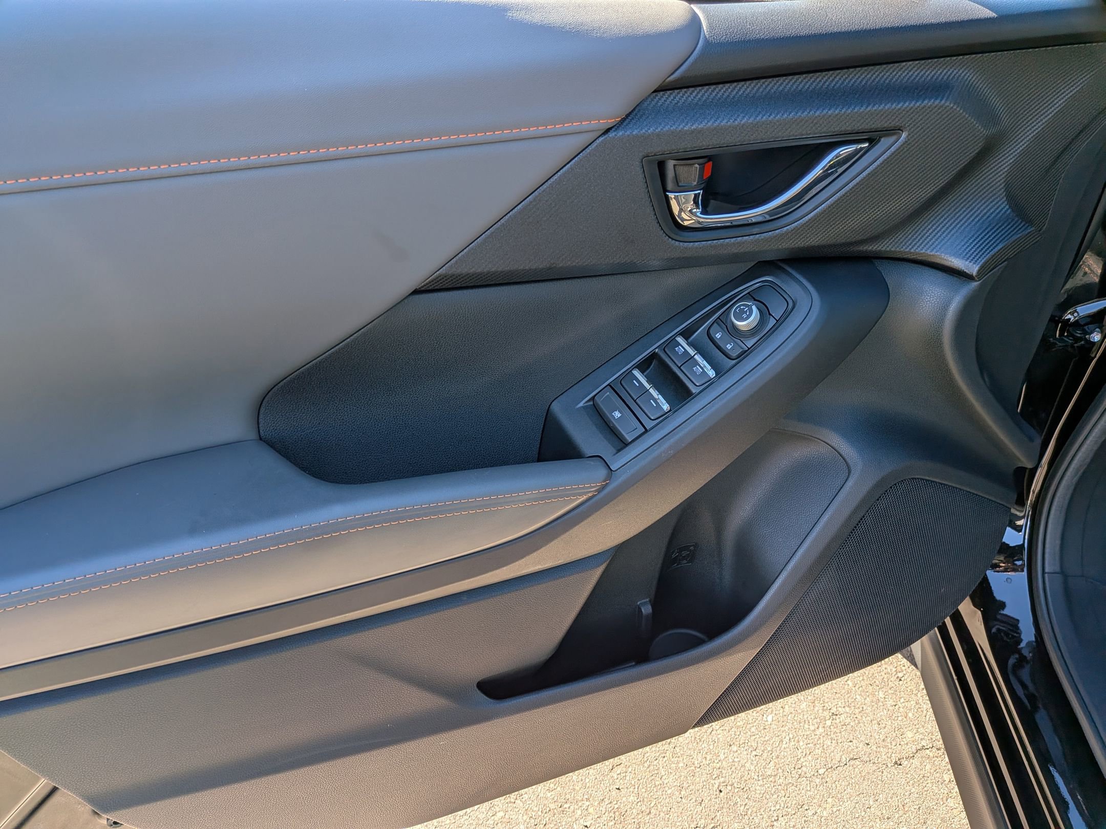 Certified 2025 Subaru Crosstrek 2.5i Limited w/ Crosstrek Mirror Package image 8