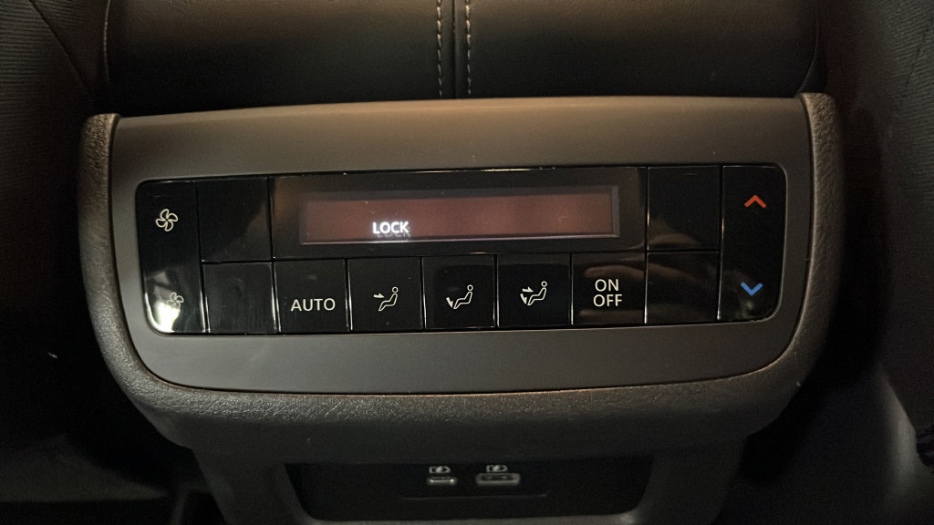 Used 2025 Nissan Pathfinder SV w/ Cargo Package AWD/4WD image 33