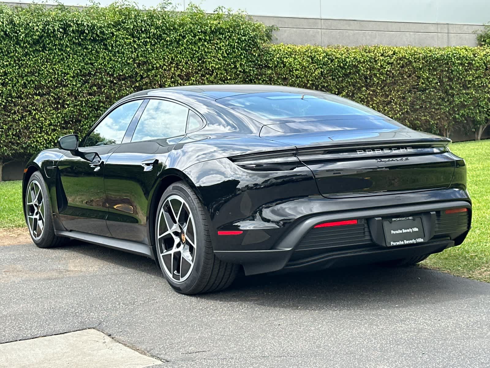 New 2026 Porsche Taycan 4S AWD/4WD image 3