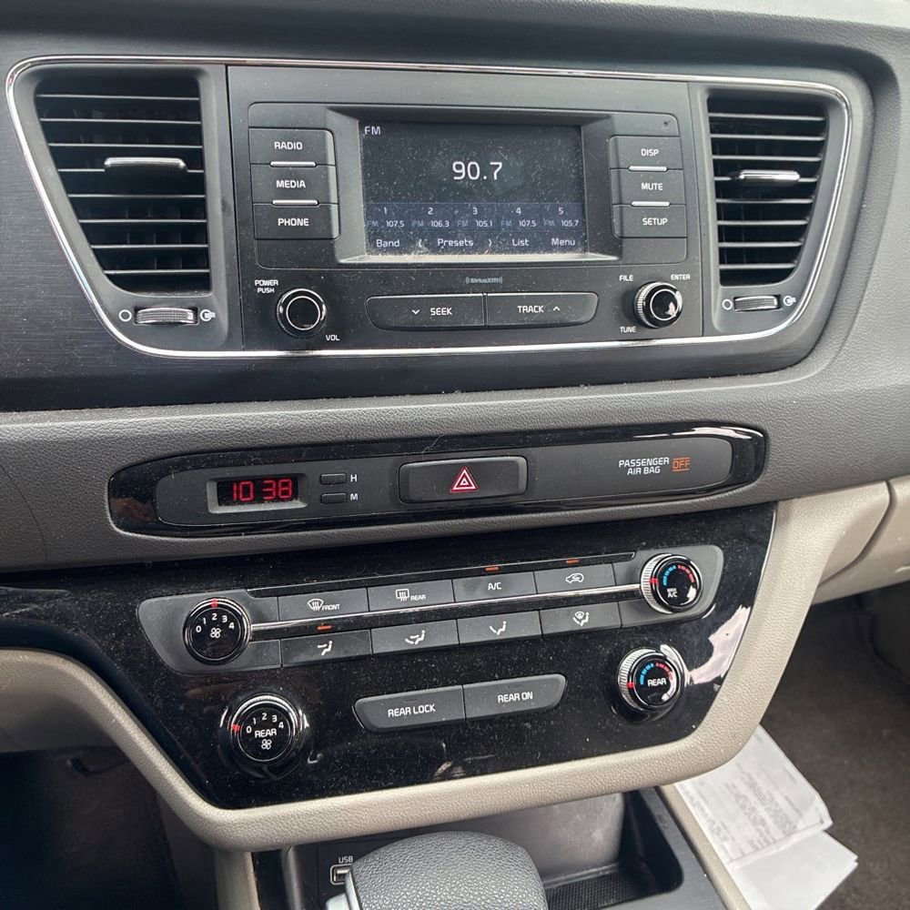 Used 2017 Kia Sedona L FWD image 13