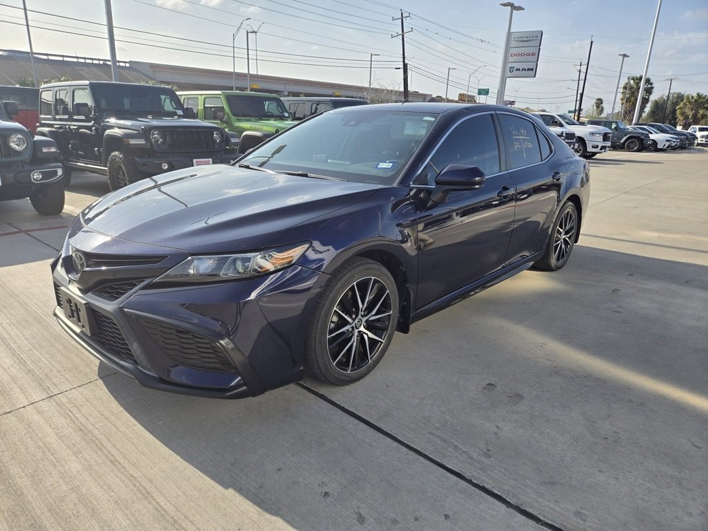 Used 2021 Toyota Camry SE image 7