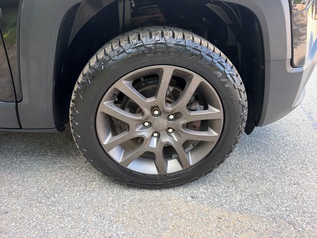 Used 2016 Jeep Renegade 75th Anniversary AWD/4WD image 29
