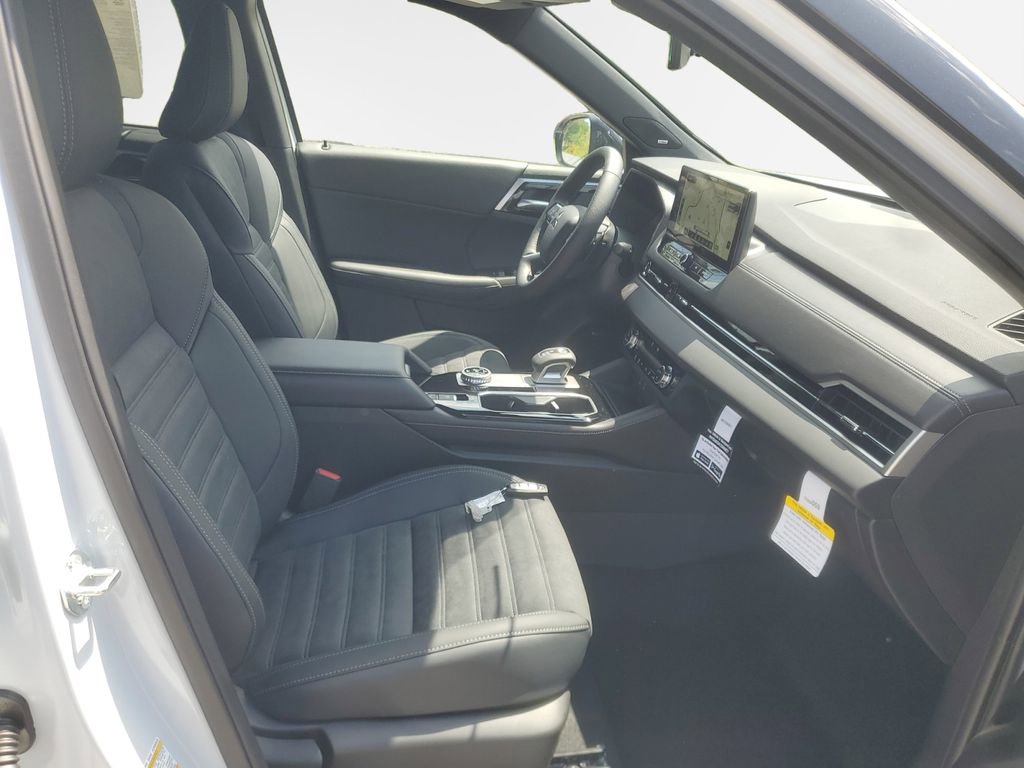 New 2026 Mitsubishi Outlander LE AWD/4WD image 23