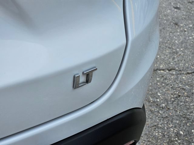 Used 2025 Chevrolet Trax LT FWD image 13