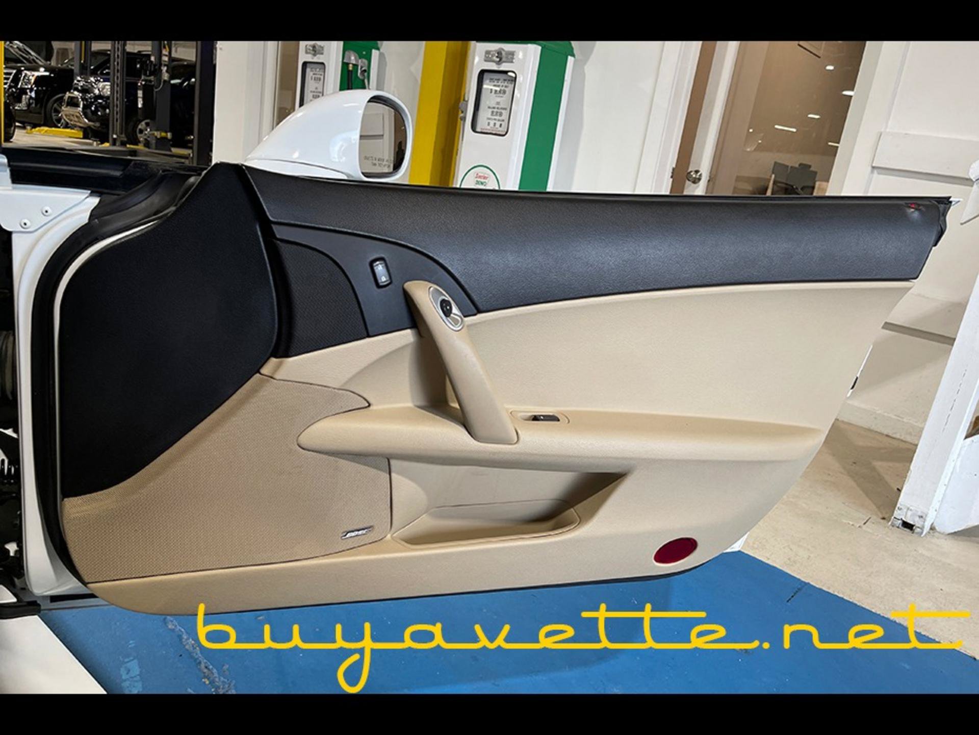 Used 2008 Chevrolet Corvette Coupe w/ Preferred Equipment Group RWD image 21