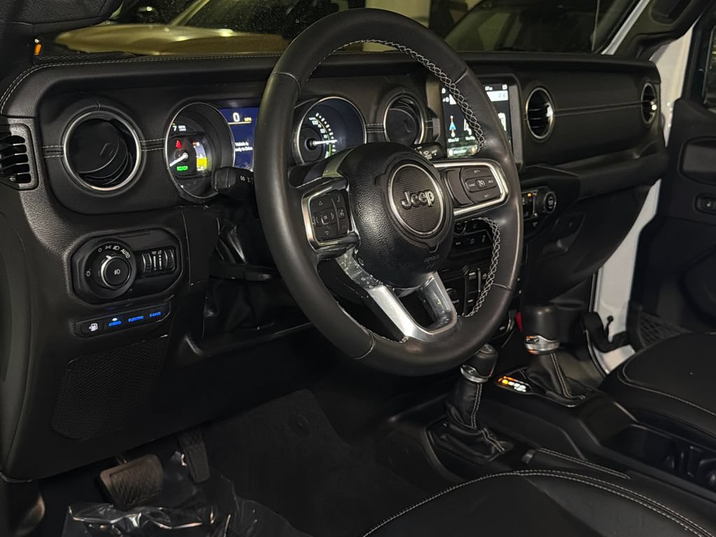 Used 2022 Jeep Wrangler Unlimited Sahara AWD/4WD image 14