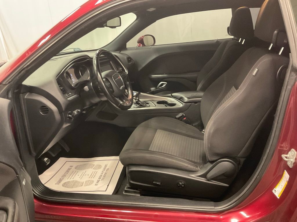 Used 2020 Dodge Challenger SXT image 4