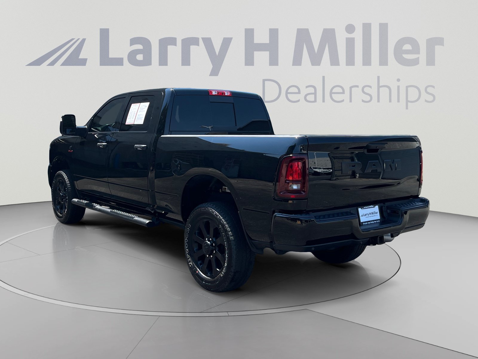 Used 2026 RAM 2500 Tradesman AWD/4WD image 3