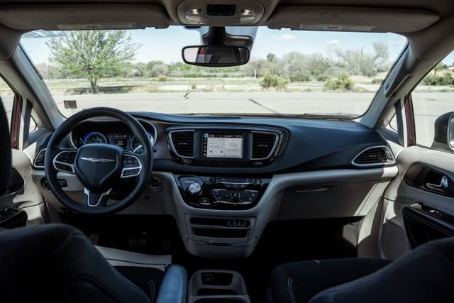 Used 2023 Chrysler Voyager LX FWD image 13