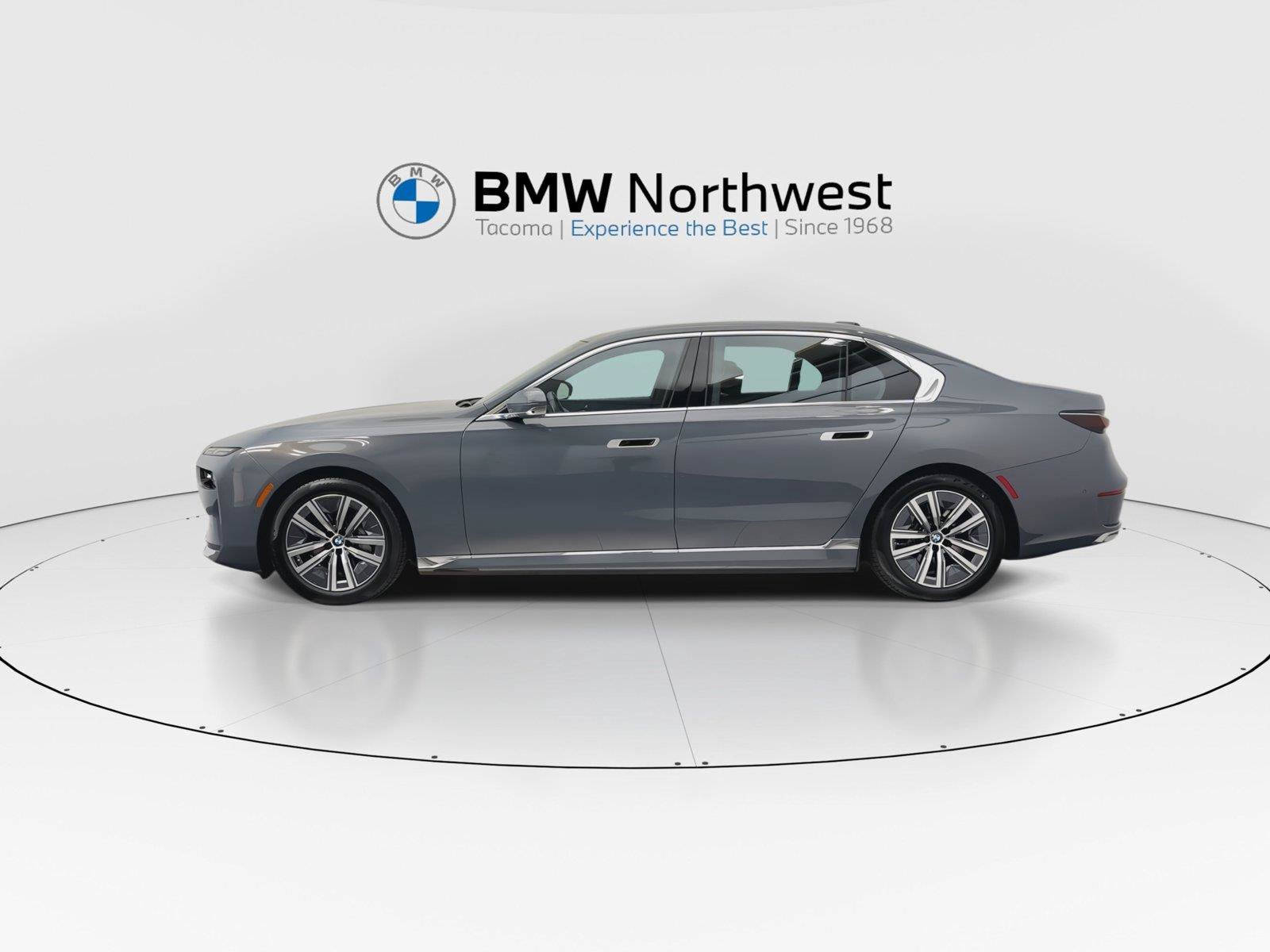 Used 2023 BMW i7 xDrive60 AWD/4WD image 11