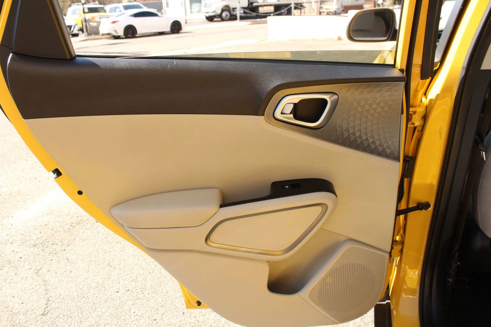 Used 2020 Kia Soul S FWD image 16