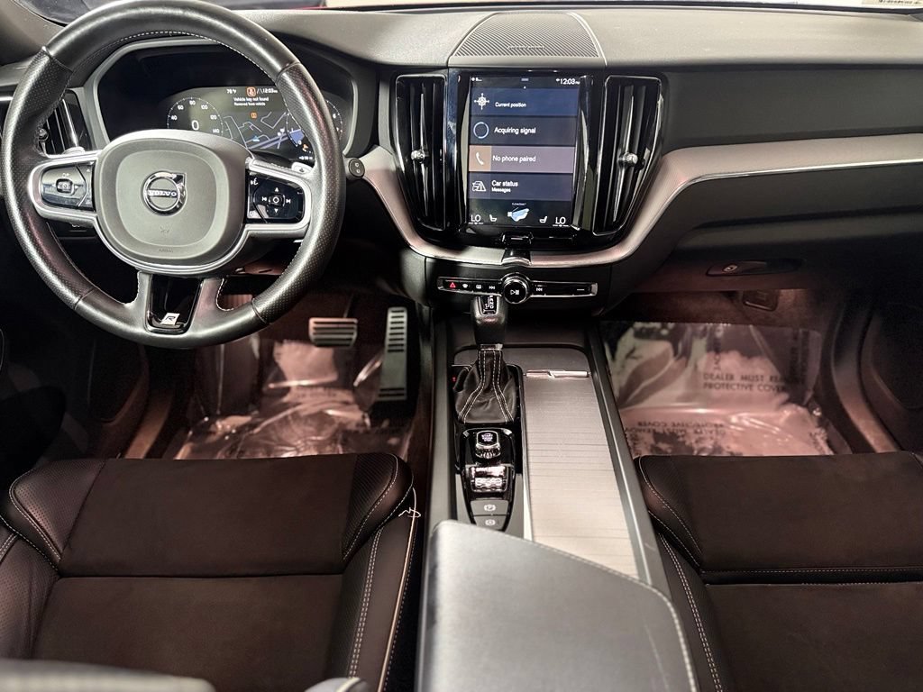 Used 2019 Volvo XC60 T5 R-Design AWD/4WD image 12