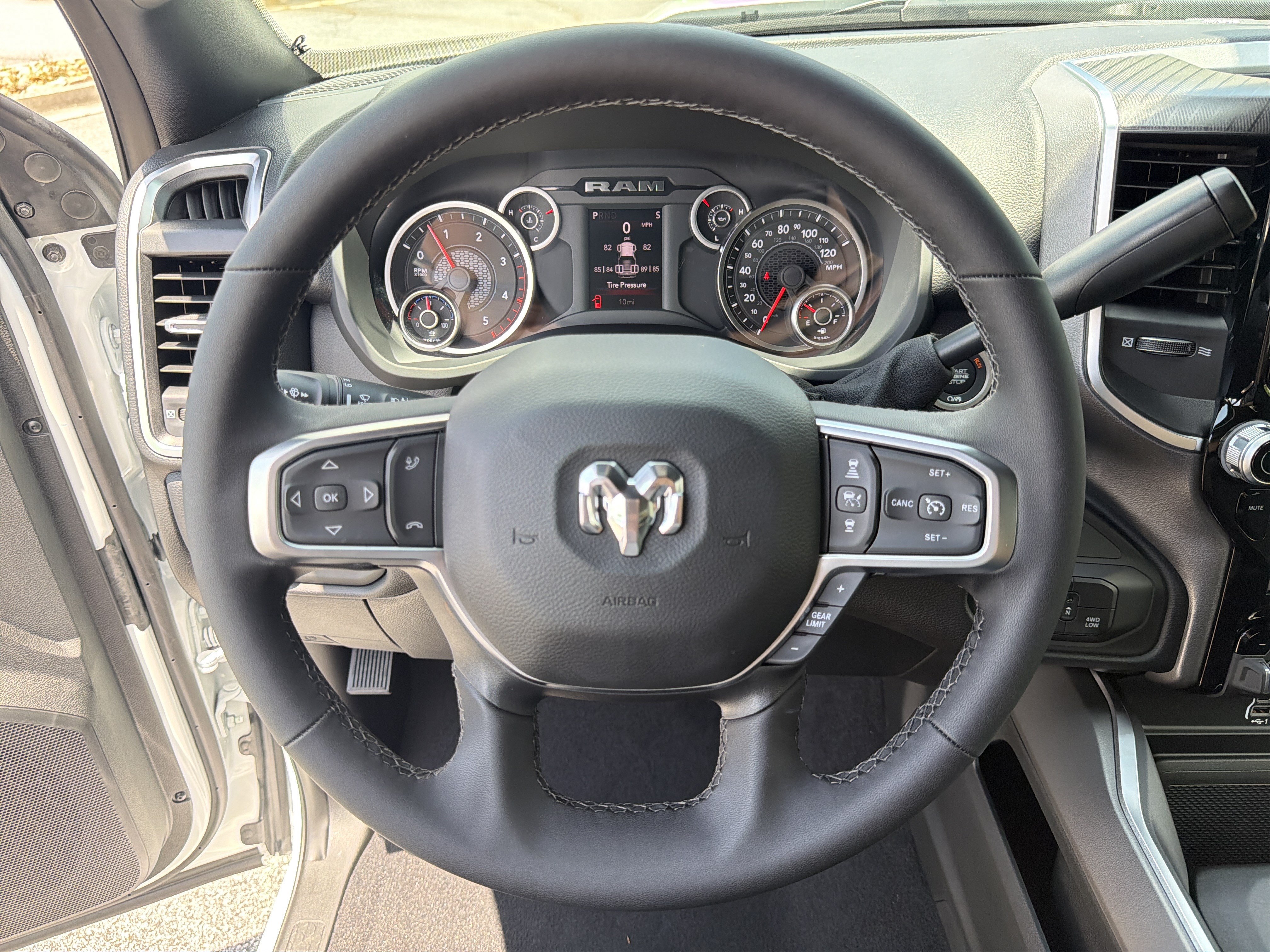 New 2026 RAM 3500 Big Horn AWD/4WD image 28