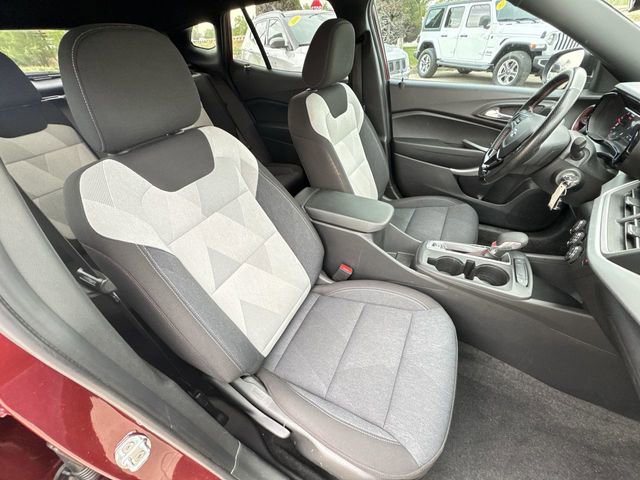 Certified 2024 Chevrolet Trax RS FWD image 26