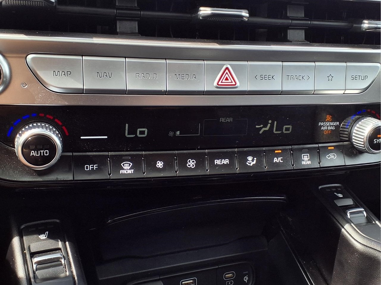 Used 2025 Kia Telluride S AWD/4WD image 16