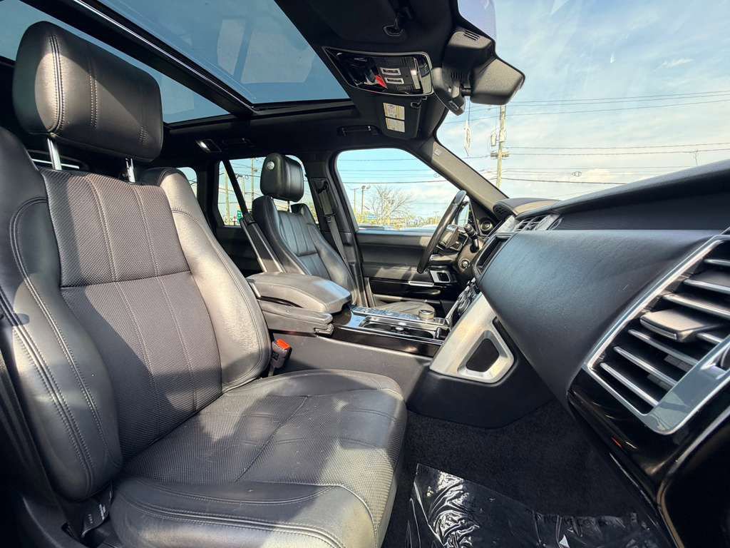 Used 2017 Land Rover Range Rover Supercharged image 32
