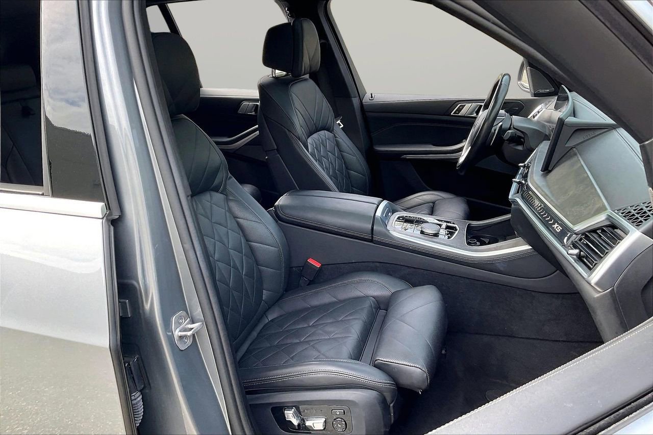 Used 2024 BMW X5 xDrive40i AWD/4WD image 25