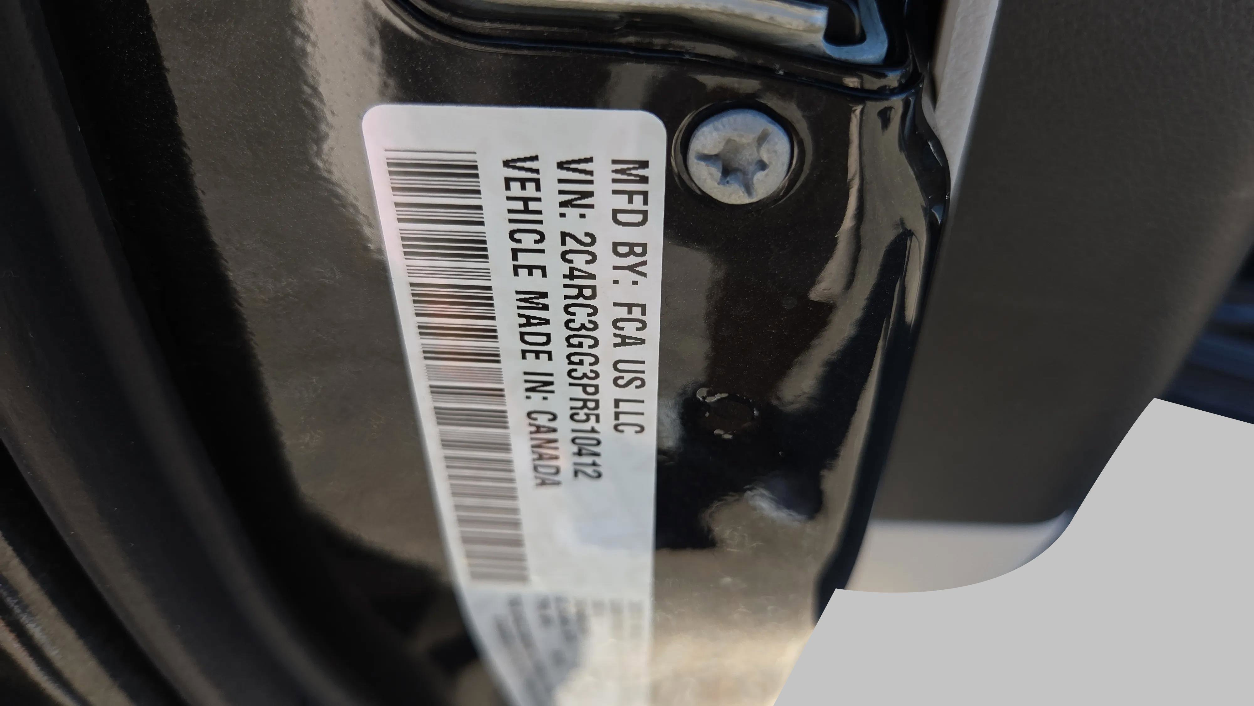 Used 2023 Chrysler Pacifica Limited w/ Uconnect Theater Family Group image 30