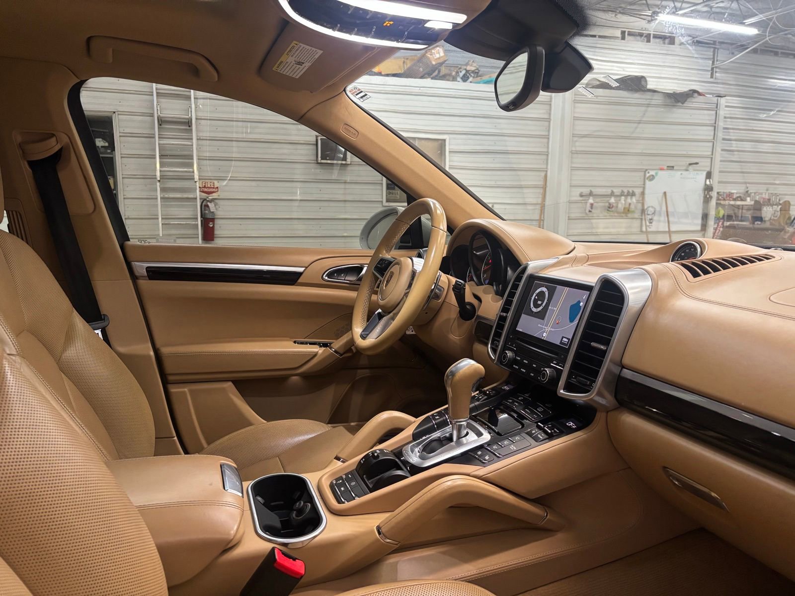 Used 2017 Porsche Cayenne Platinum Edition image 28