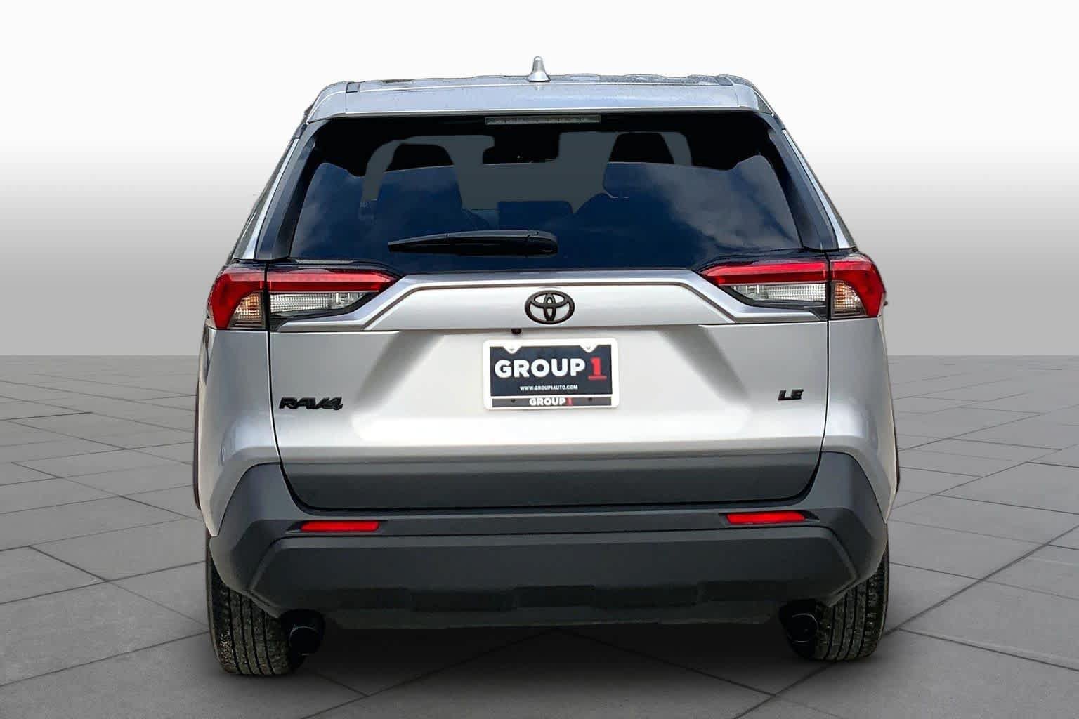 Used 2025 Toyota RAV4 LE FWD image 5